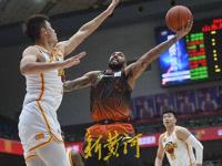 爱游戏体育下载-山东男篮实力强劲，取得连胜