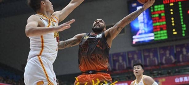 爱游戏体育下载-山东男篮实力强劲，取得连胜