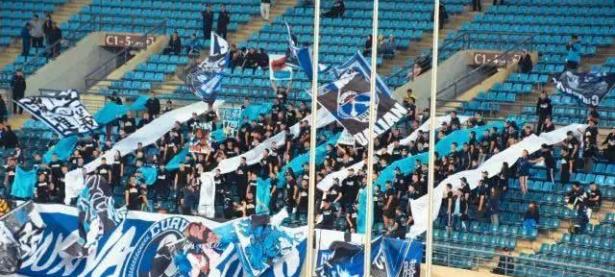 爱游戏入口-狂热球迷现场助威，场面火爆异常的简单介绍