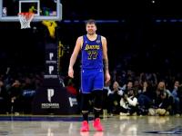 爱游戏官方登录入口-步行者不敌湖人，遭遇五连败