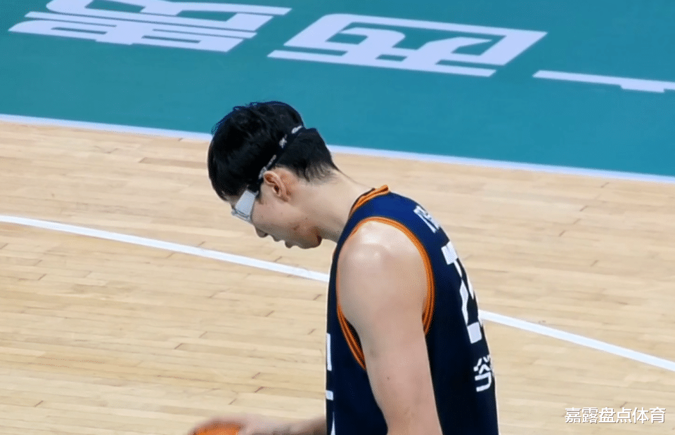 四川男篮篮下优势明显，战胜新疆队