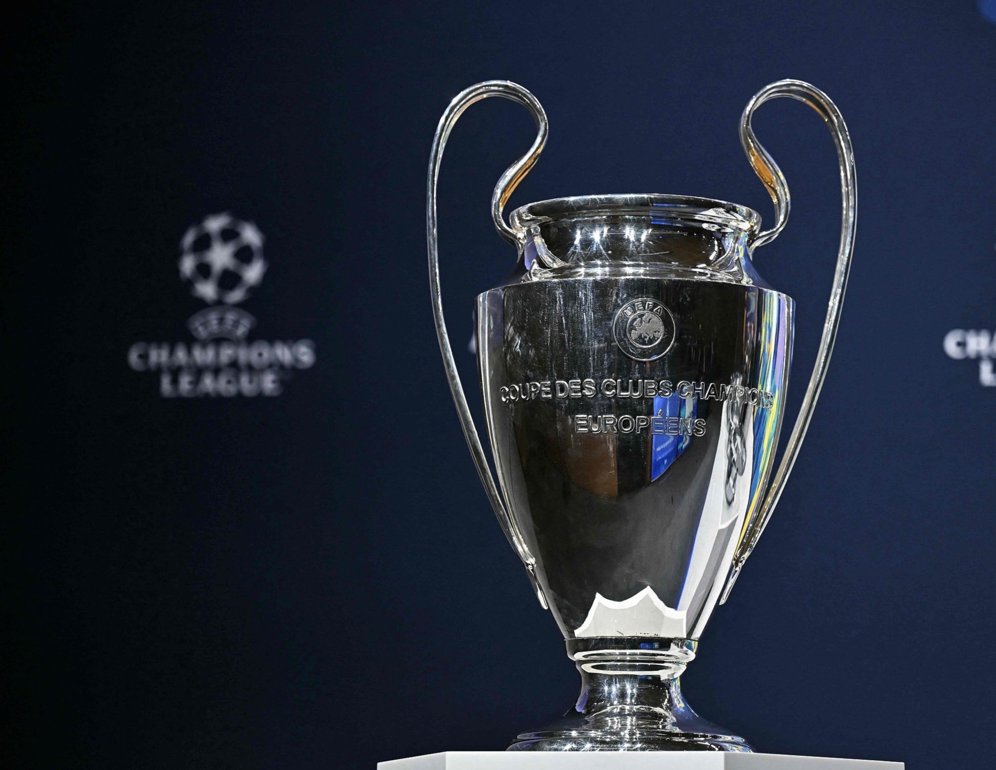 包含利物浦遭遇连败，赛季形势岌岌可危的词条