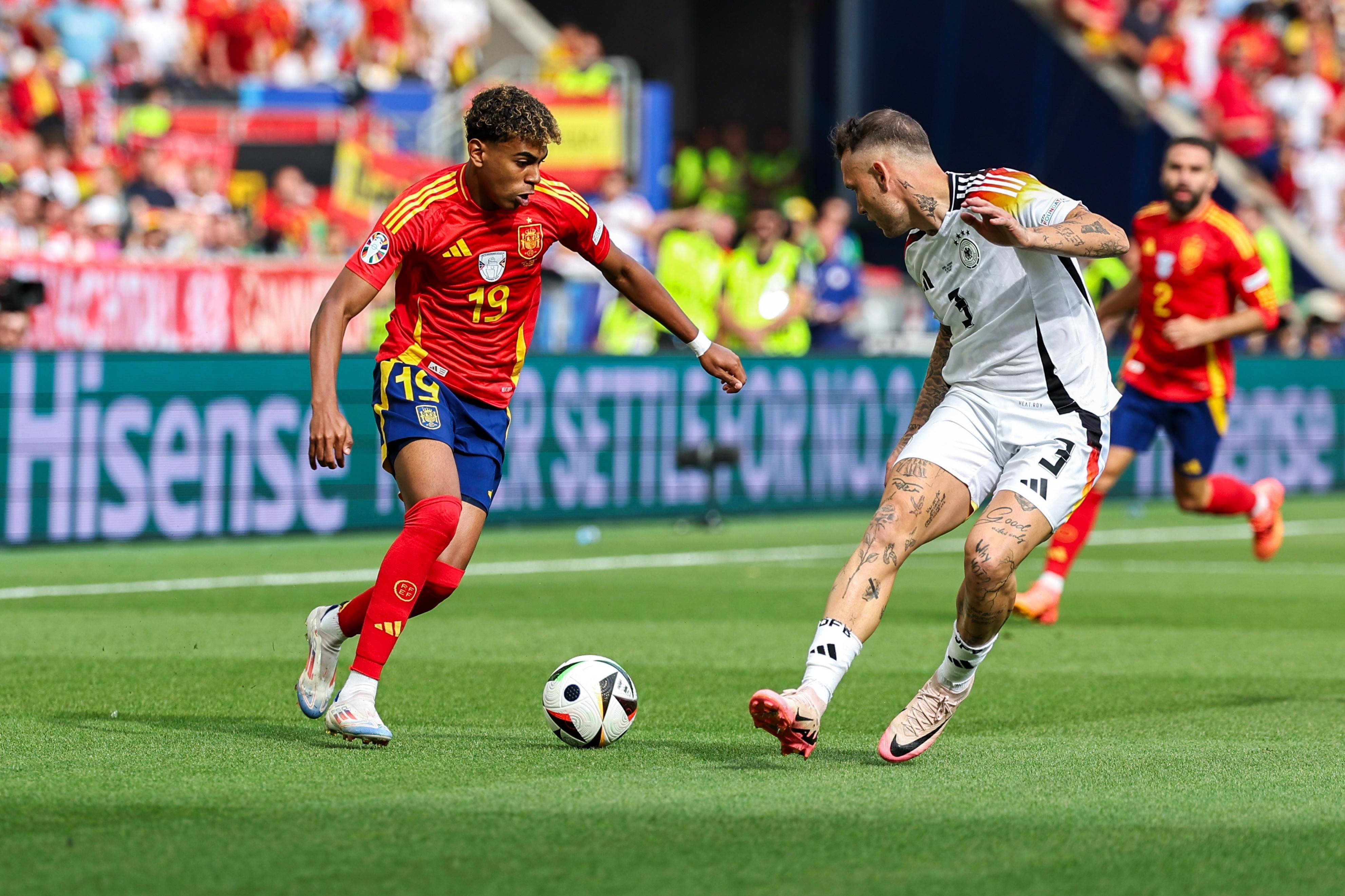 荷兰艰难淘汰冰岛,成功晋级欧洲杯 荷兰艰难淘汰冰岛,成功晋级欧洲杯