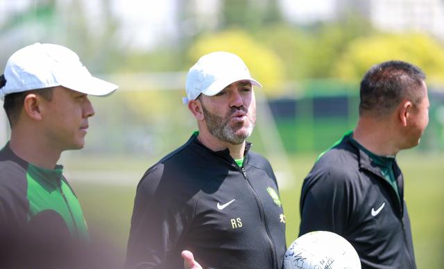 战术变化:教练们计划如何面对新挑战? 战术变化:教练们计划如何面对新挑战?