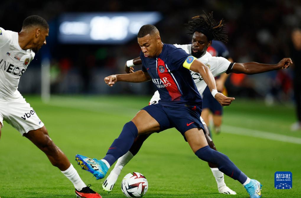 尼斯队在法国足球联赛中击败对手 尼斯队在法国足球联赛中击败对手