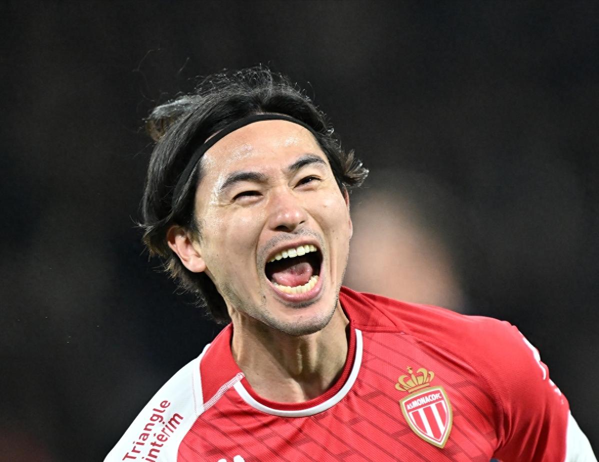 年轻球员崭露头角,展现出色表现 年轻球员崭露头角,展现出色表现