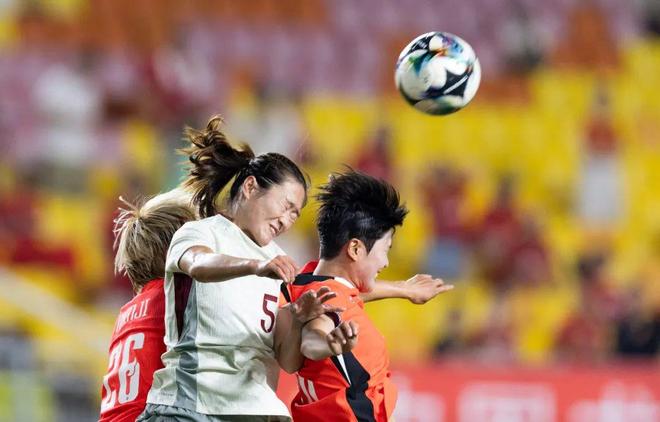 关于中国女足夺冠崭露头角进军国际赛场前景看好的信息 关于中国女足夺冠崭露头角进军国际赛场前景看好的信息