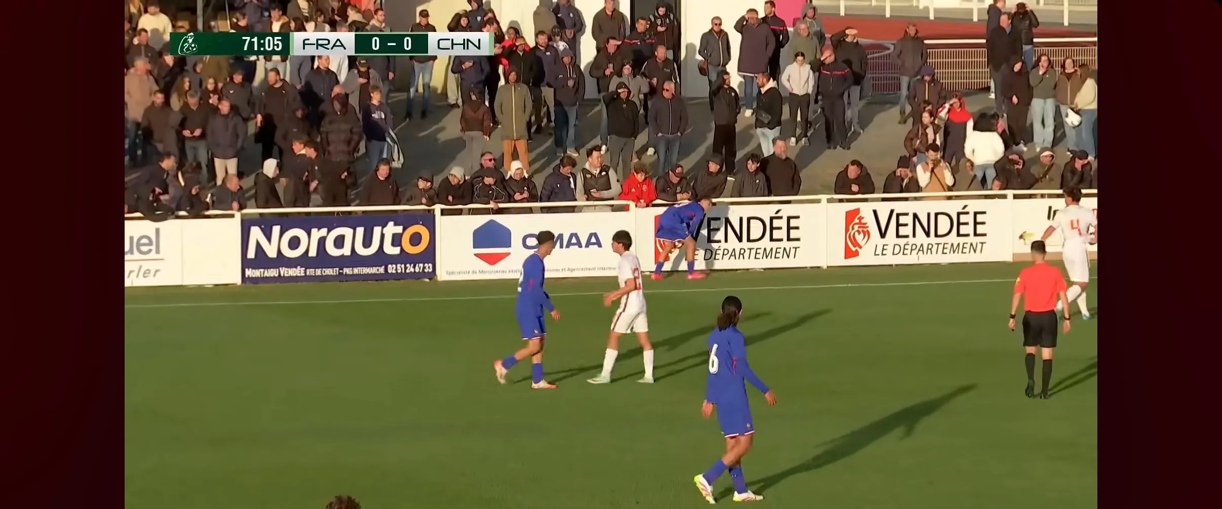 法国队在主场比赛中遭遇失败 法国队在主场比赛中遭遇失败