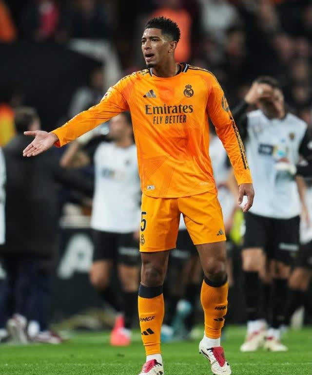 巴塞罗那再战西甲,梅西谱写新传奇 巴塞罗那再战西甲,梅西谱写新传奇