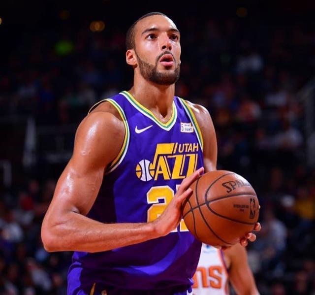 雷恩队遭遇挑战,难以突破对手防线 雷恩队遭遇挑战,难以突破对手防线