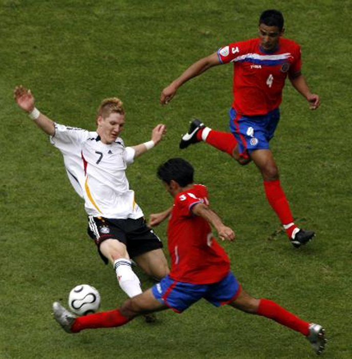 纷争激烈!国际足球豪门齐聚竞技场的简单介绍 纷争激烈!国际足球豪门齐聚竞技场的简单介绍