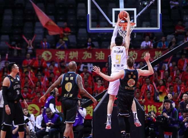 关于人队中锋再次破二十,带队轻松胜出的信息 关于人队中锋再次破二十,带队轻松胜出的信息