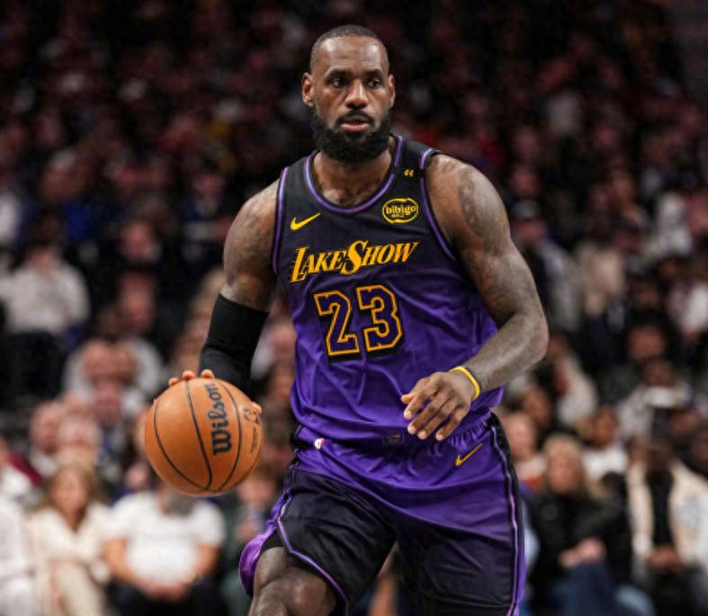 独行侠实现逆袭,西蒙斯关键时刻挺身而出的简单介绍 独行侠实现逆袭,西蒙斯关键时刻挺身而出的简单介绍