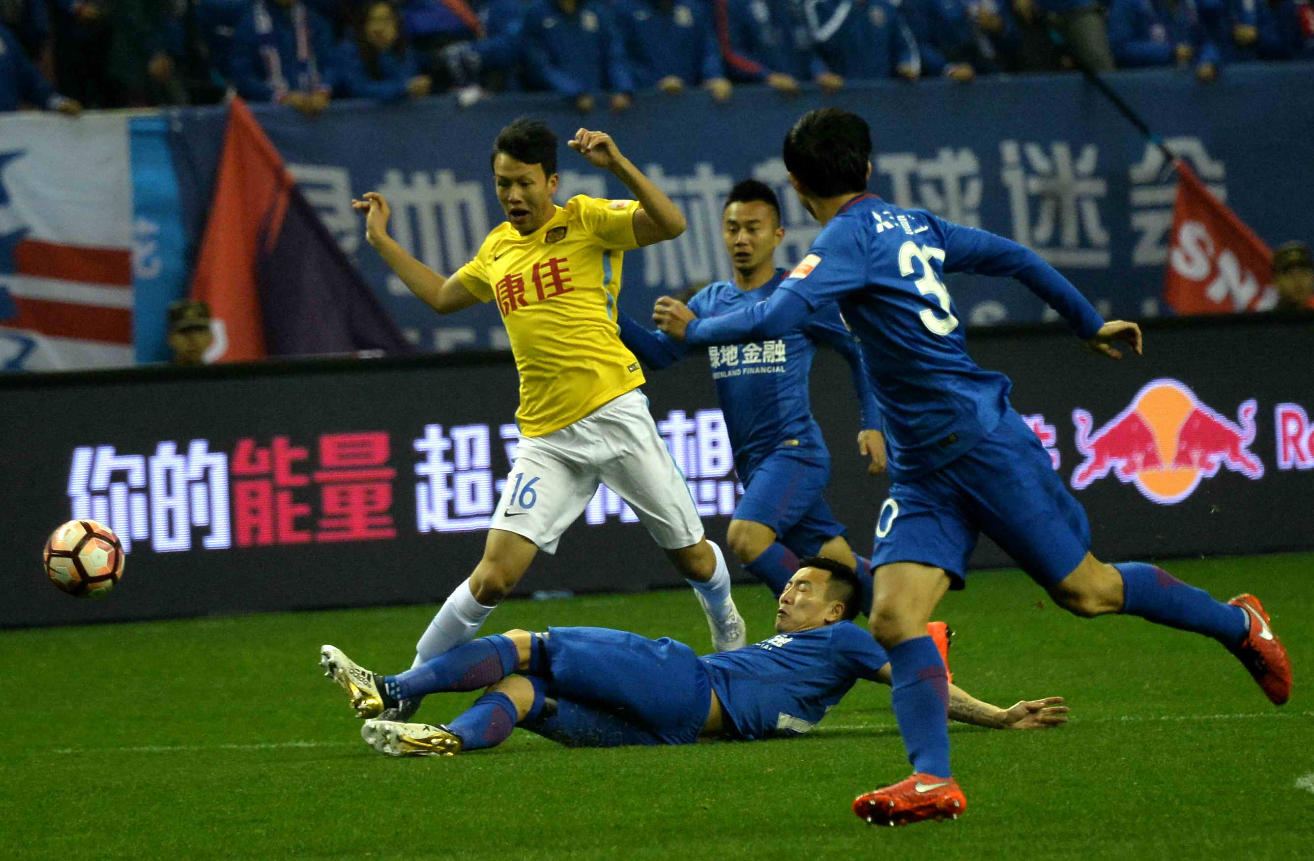 包含江苏苏宁队员受伤,球队面临严重挑战的词条 包含江苏苏宁队员受伤,球队面临严重挑战的词条