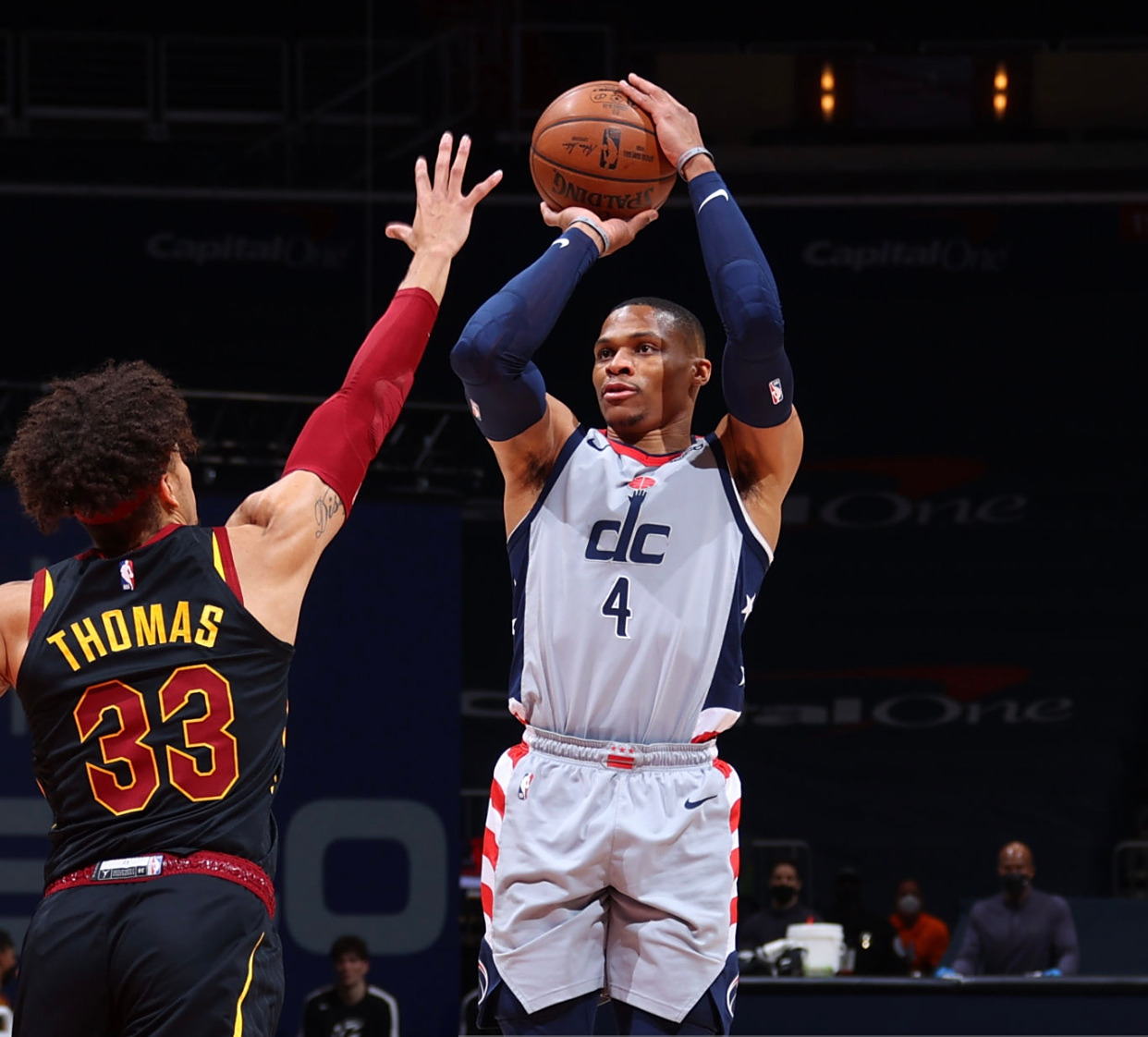 猛龙豪取八连胜,稳坐东部第一 猛龙豪取八连胜,稳坐东部第一