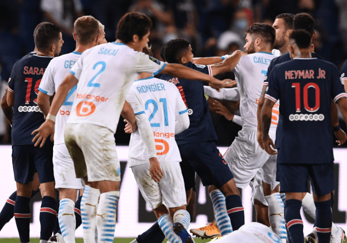 巴黎客场输给尼姆,遭遇意外反击 巴黎客场输给尼姆,遭遇意外反击