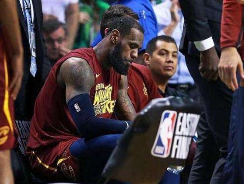 凯尔特人击溃公牛,泰伦卢指挥出色 凯尔特人击溃公牛,泰伦卢指挥出色