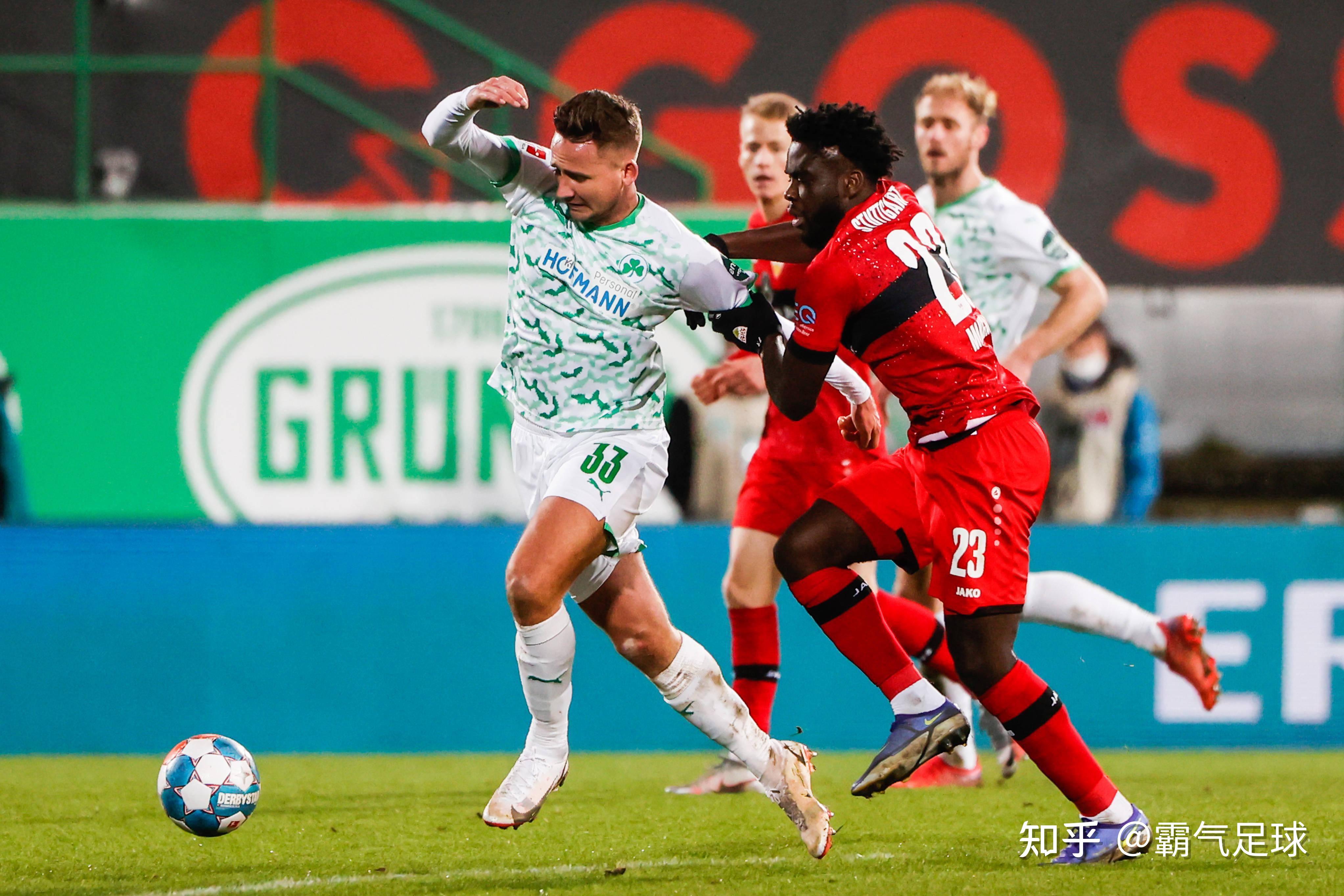 包含汉堡失利，德乙晋级前景岌岌可危的词条